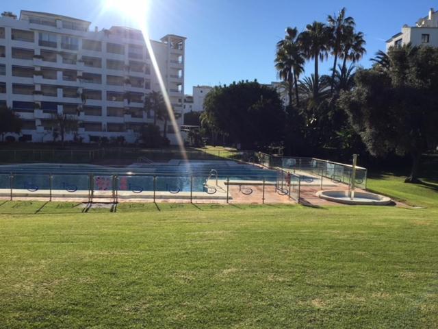 Large And Elegant In Puerto Banus With Pools And Paddle Appartement Marbella Buitenkant foto