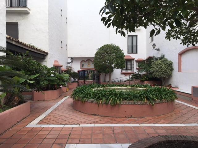 Large And Elegant In Puerto Banus With Pools And Paddle Appartement Marbella Buitenkant foto