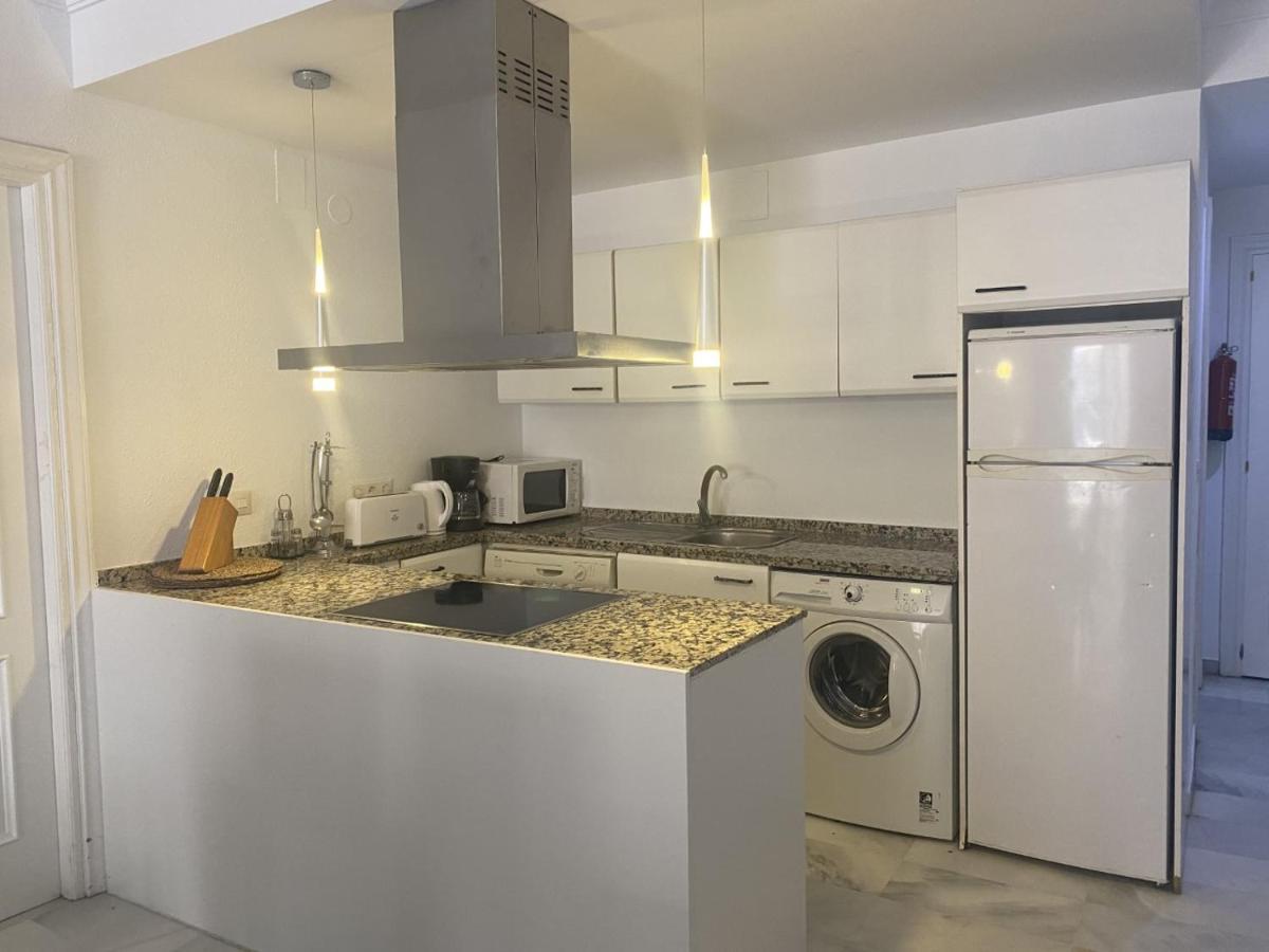 Large And Elegant In Puerto Banus With Pools And Paddle Appartement Marbella Buitenkant foto