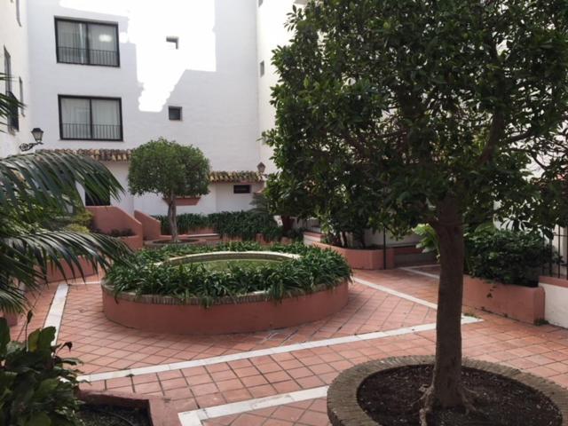Large And Elegant In Puerto Banus With Pools And Paddle Appartement Marbella Buitenkant foto