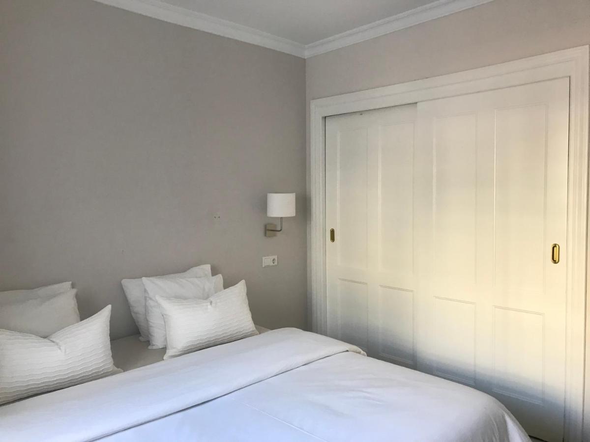 Large And Elegant In Puerto Banus With Pools And Paddle Appartement Marbella Buitenkant foto